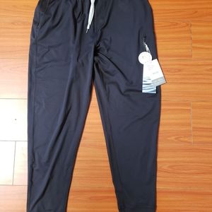 NWT Men's Vuori Sunday Performance Jogger